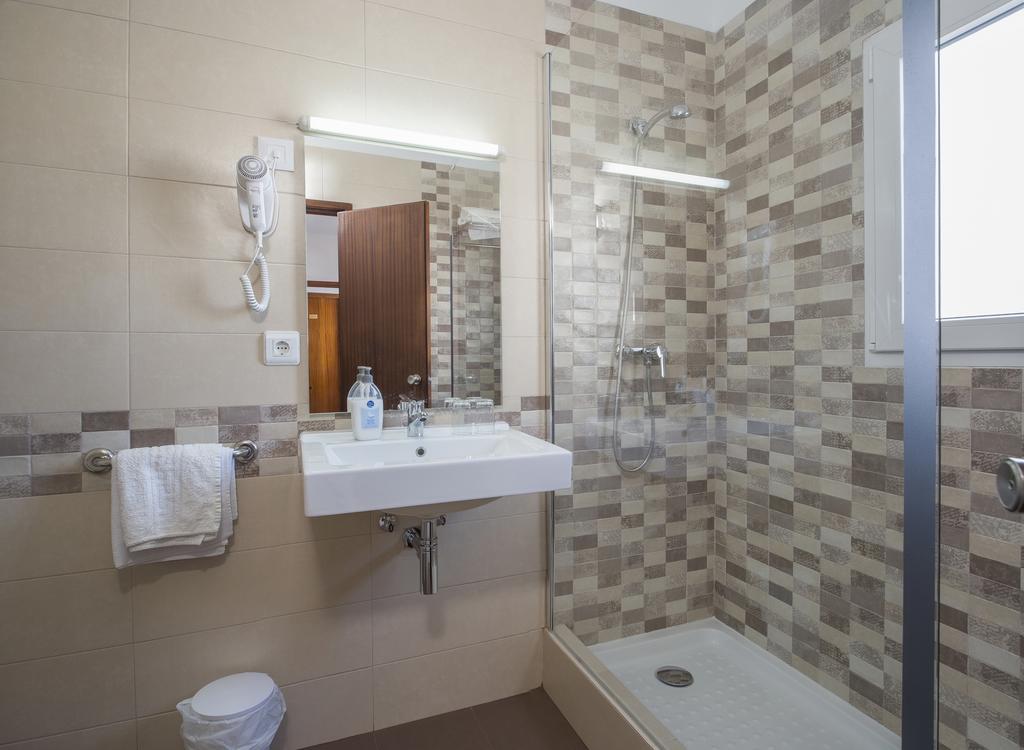 Habitación Doble con balcón - 2 camas